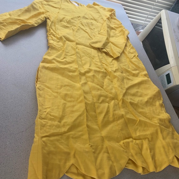 Chloe scallop dress with pockets. - Picture 1 of 5